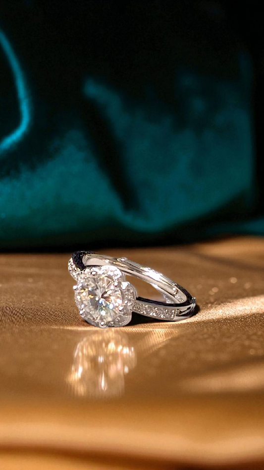 1ct Floral Moissanite Sparkle Ring | Rhodium-Plated Sterling Silver